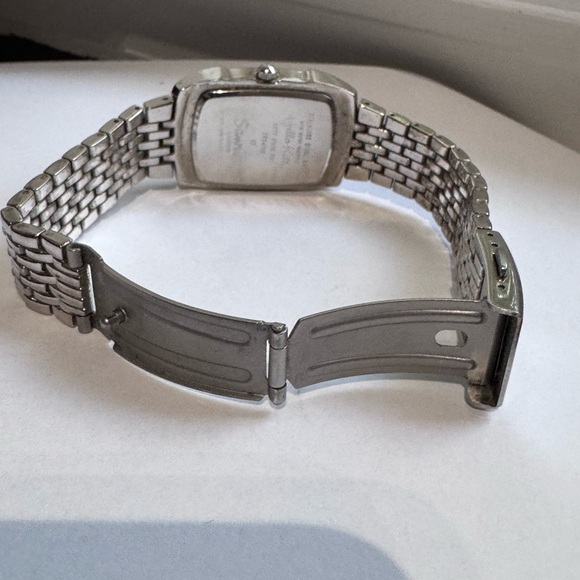 🕒 Vintage Rare 2009 Sanrio Hello Kitty Stainless Steel Watch and Clear Crystals - Picture 10 of 16